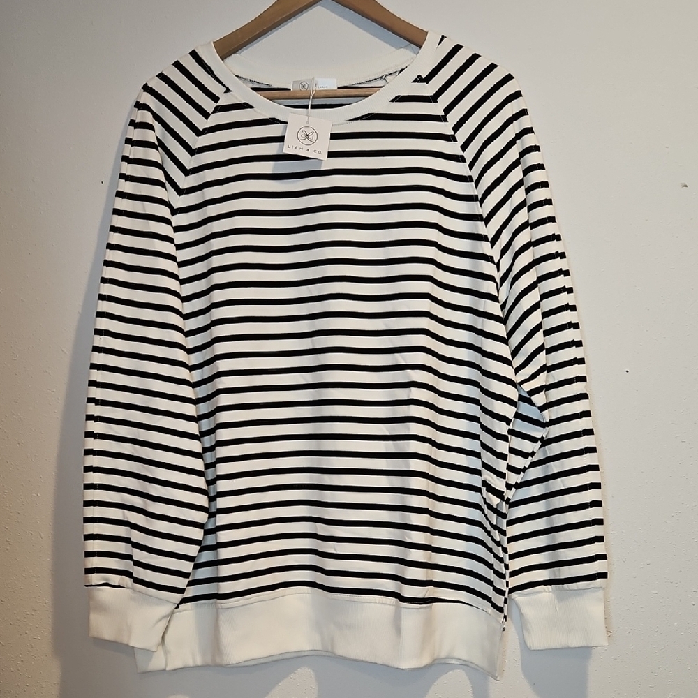 NWT Liam & Co Black & White Striped Terrycloth Crew Neck Oversized Sweatshirt L